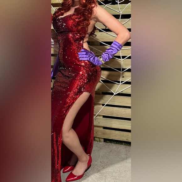 Red sequin dress. Size 8/10 worn once - Picture 4 of 5